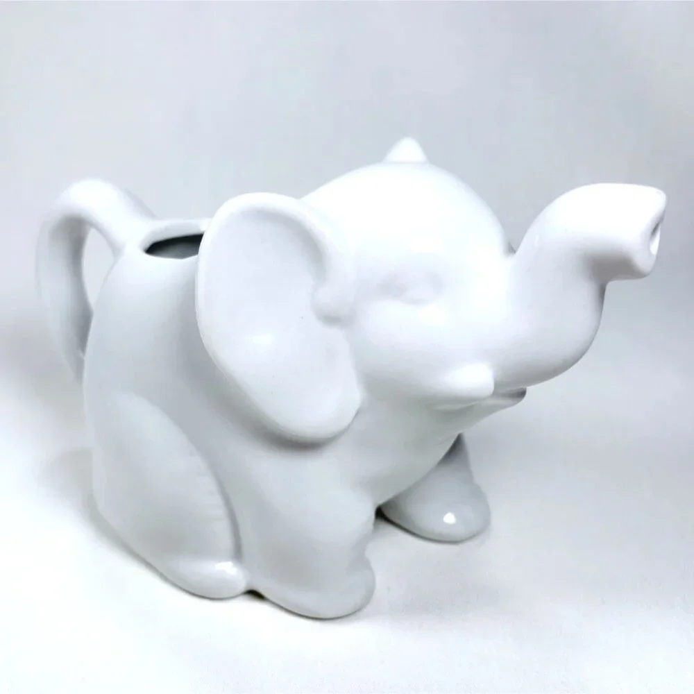 HIC Kitchen Elephant Trunk Up 9 Ounce Gloss‎ White Porcelain Creamer w/ Handle